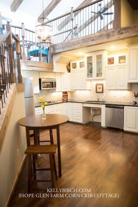 Corn Crib Cottage Barn And Villa At Hope Glen Farm Cottage Grove Esterno foto